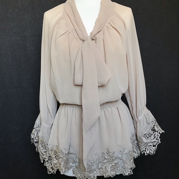 Blouse with lace hem - Picture 1 of 4